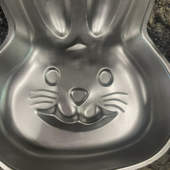 Wilton 1992 Bunny Rabbit Birthday Easter Easy 123 Cake Pan Tin Mold Cake Baking - Picture 4 of 5